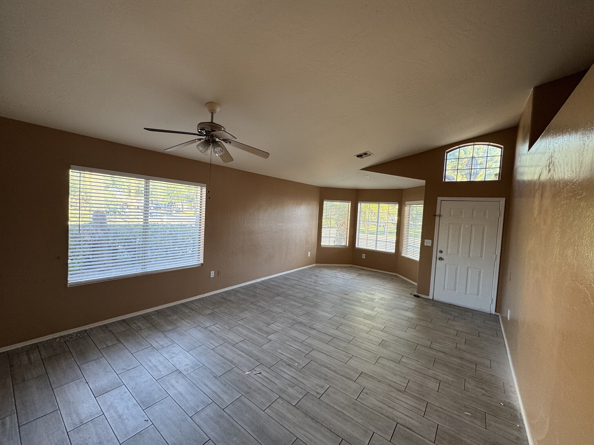 Building Photo - 4525 E Princeton Ave