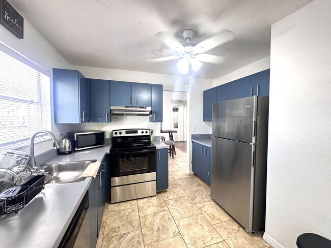 Building Photo - 2544 Woodgate Blvd