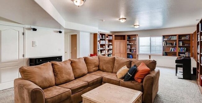 Building Photo - 6 month lease available! D20 5bdrm Home on...