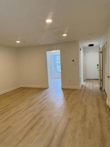 Building Photo - 172 Azalea Ct