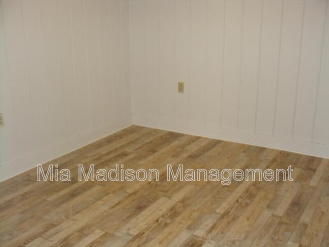 Building Photo - 1526 E 37th St