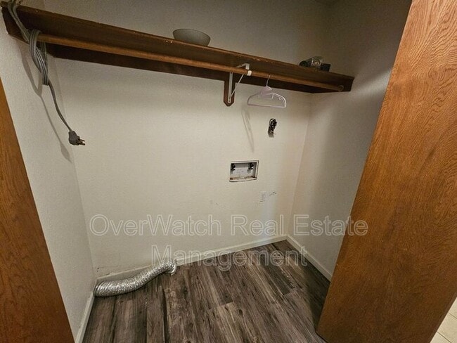 Building Photo - 411 Oklahoma St