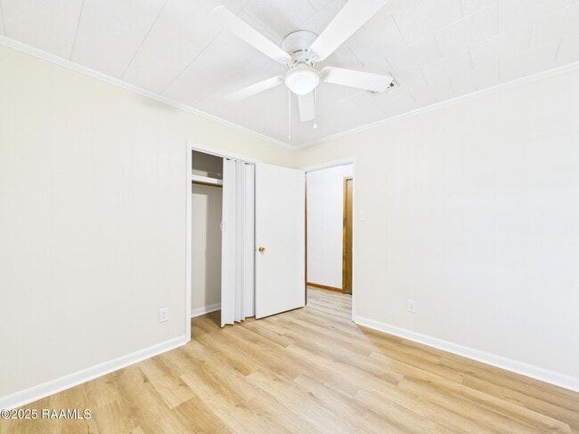 Building Photo - 905 Braquet Rd