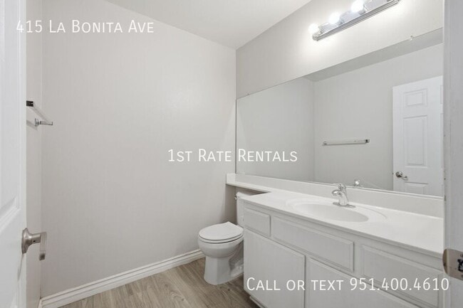 Building Photo - 415 La Bonita Ave