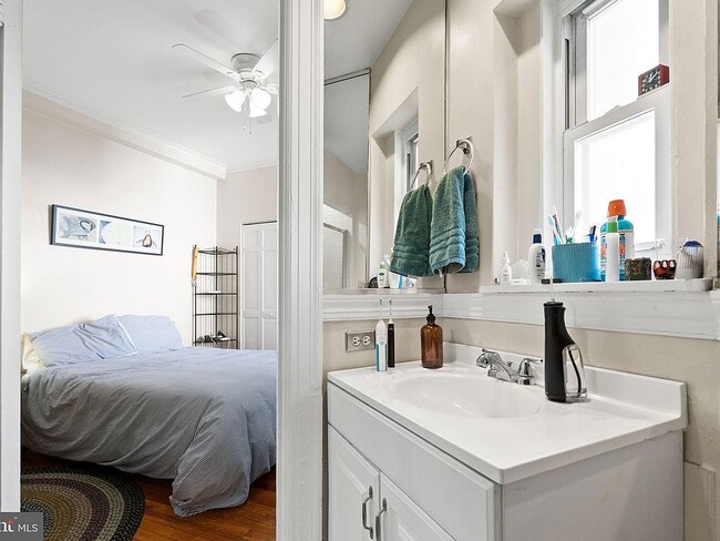 Building Photo - 3405 Greenway