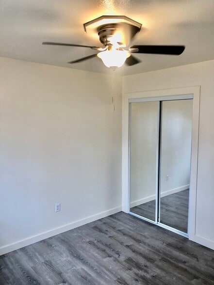 Building Photo - 550 Van Wey Cir