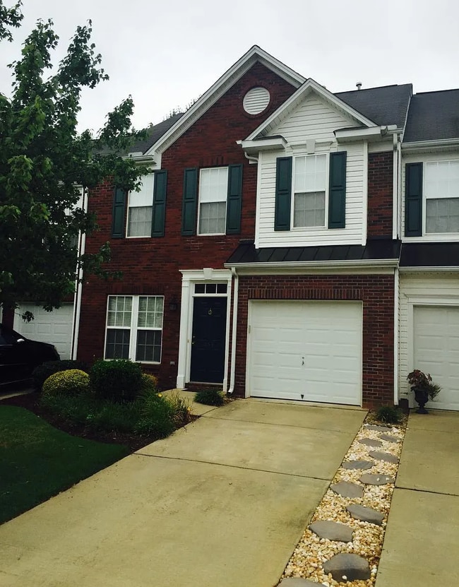 Building Photo - 254 Hadley Commons Dr