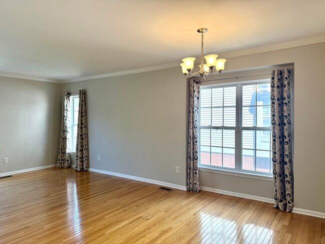 Building Photo - 3083 Promenade Cir