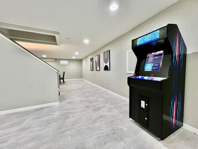Building Photo - 7033 Willowood Dr