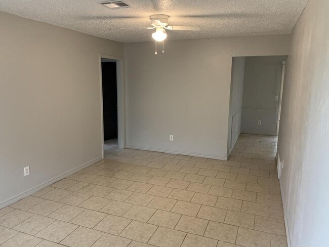 Building Photo - 2608 SE 45th St