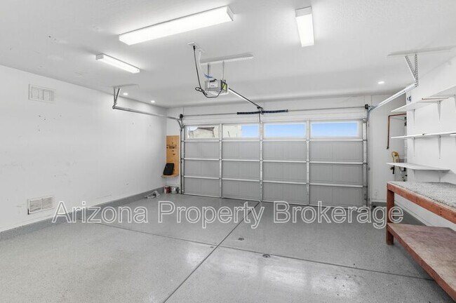 Building Photo - 2258 S Buckaroo Trail