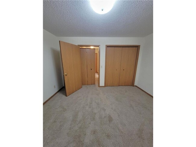 Building Photo - 855 Highview Dr