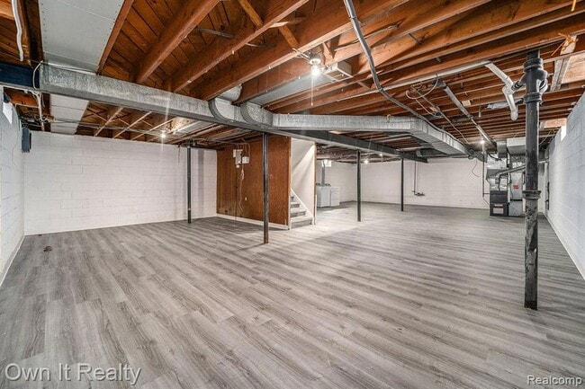 Building Photo - 5972 McMillan St