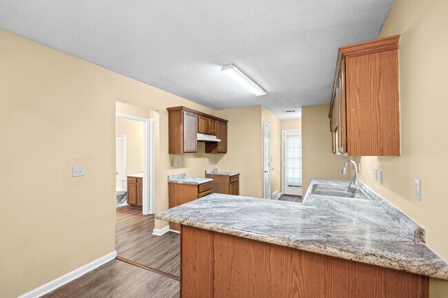 Building Photo - 7782 Shadowland Dr