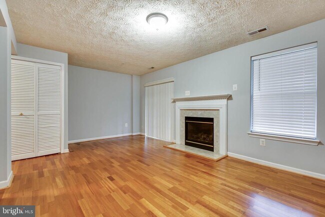 Building Photo - 3318 Hibiscus Ct