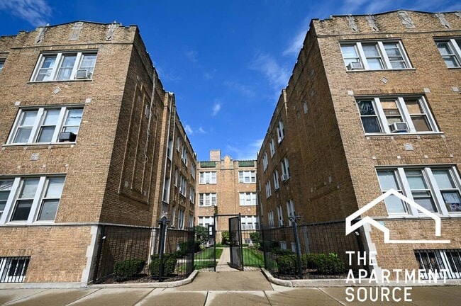 Building Photo - 4542 W George St