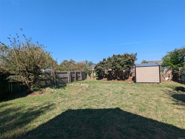 Building Photo - 6885 Brownwood Ln
