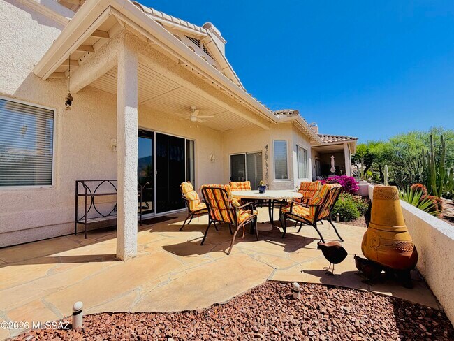 Building Photo - 1465 W Bridalveil Pl
