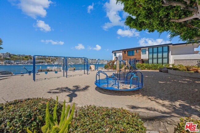 Building Photo - 213 Via Cordova