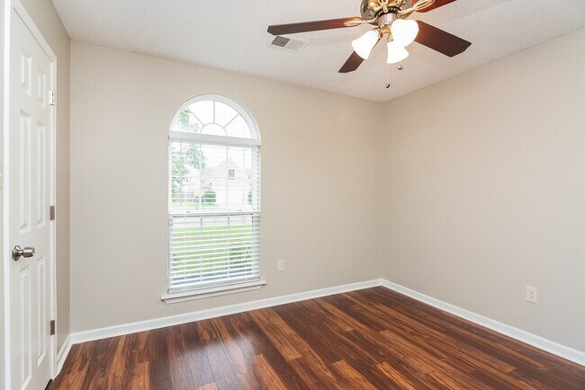 Building Photo - 1813 Cherry Creek Dr