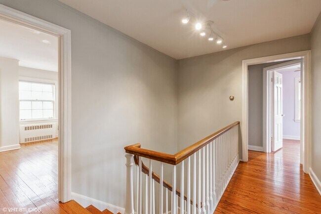 Building Photo - 341 S Prospect Ave
