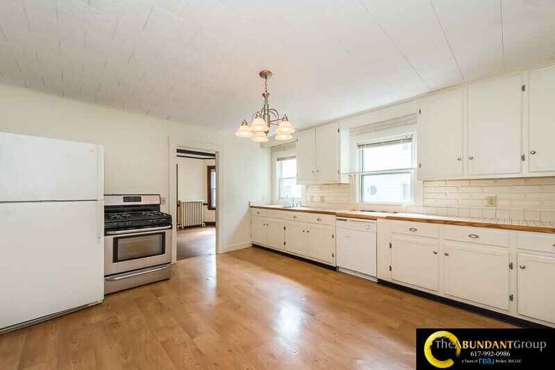 Building Photo - 50 Hobson St