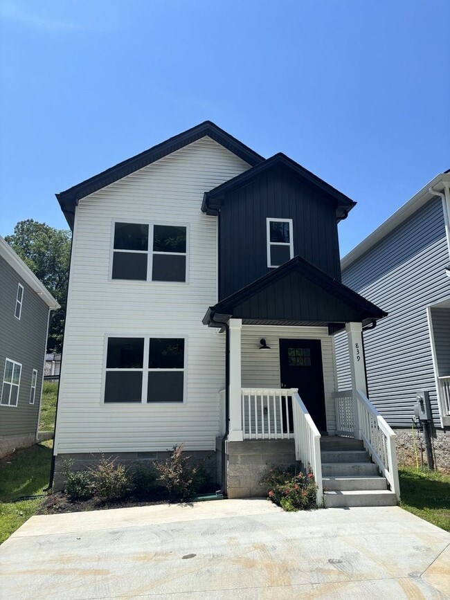 Building Photo - 839 Cumberland Dr