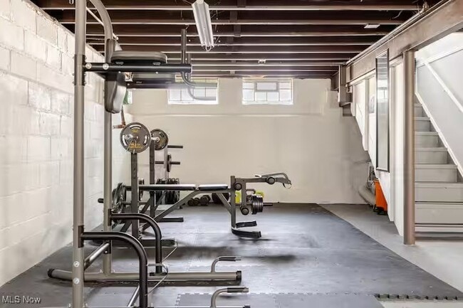 Building Photo - 475 E 250th St