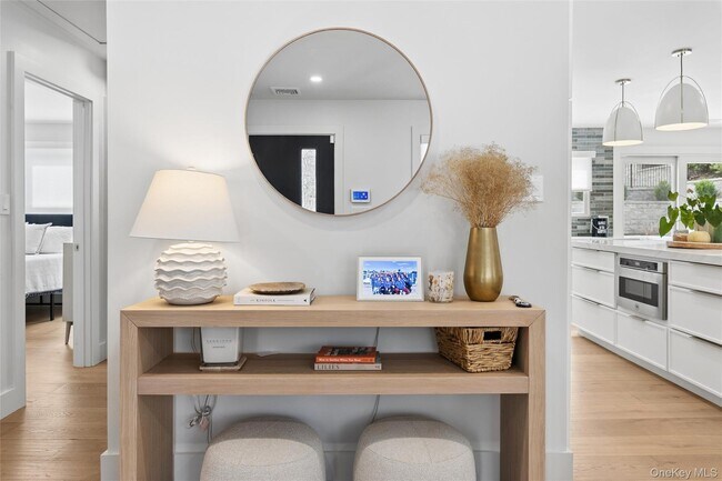 Building Photo - 6 W Landing Rd