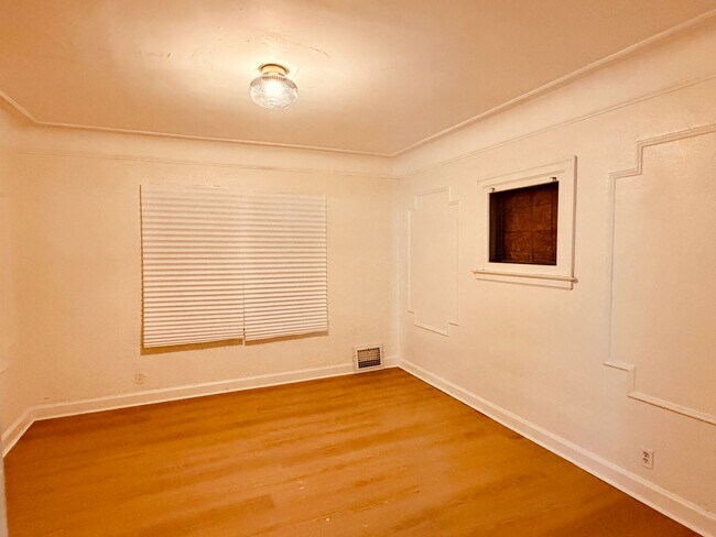 Building Photo - Section 8 welcomed at this Parc home