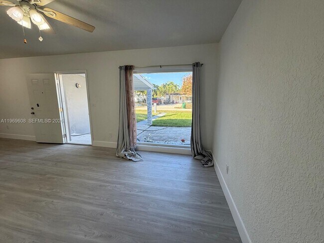 Building Photo - 9240 Nautilus Dr