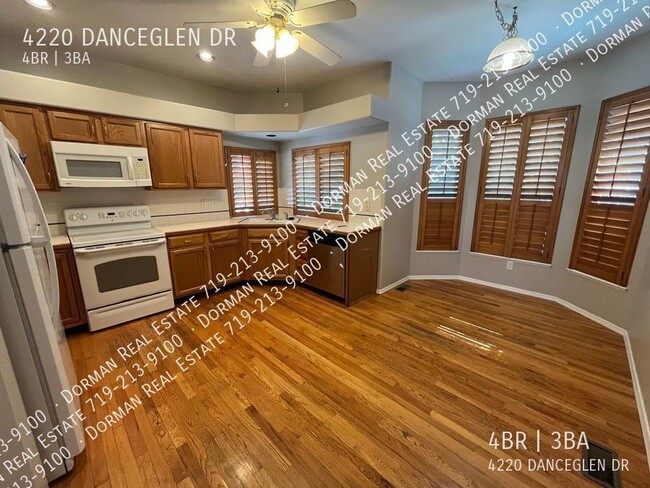 Building Photo - 4220 Danceglen Dr