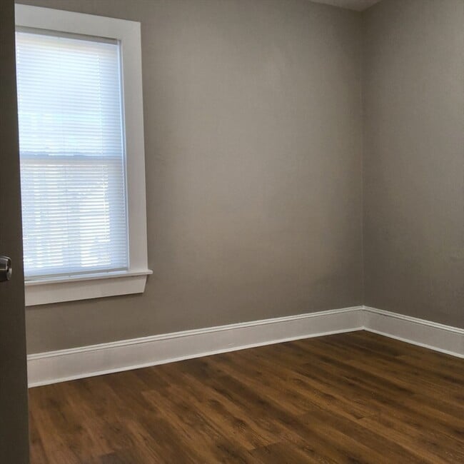 Building Photo - 98 County St