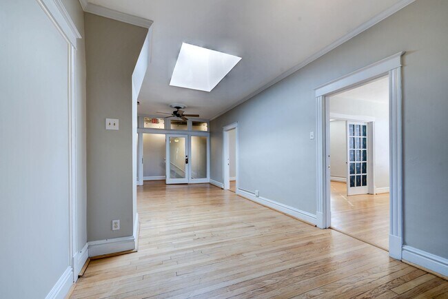 Building Photo - OPPORTUNITY KNOCKS 3 BED 1 BATH 1,400 SF ±...