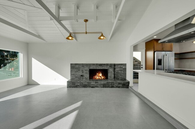 Building Photo - 4279 Hortensia St