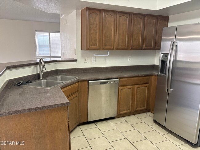 Building Photo - 14077 Tierra Delfin Dr