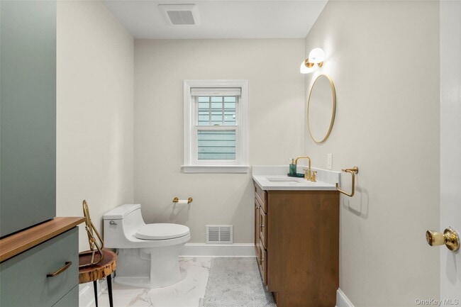 Building Photo - 42 Iselin Terrace