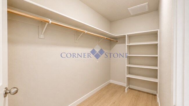 Building Photo - 17650 Barefoot Ridge Wy