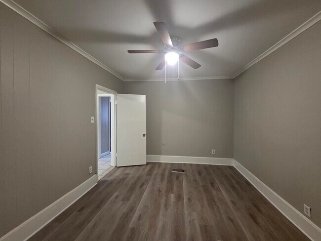 Building Photo - 524 S Greer St