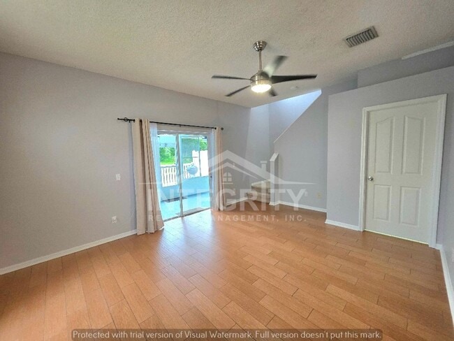 Building Photo - 10107 Farmingdale Pl