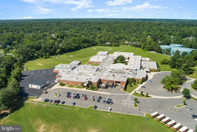 Building Photo - 6909 Pacific Ln