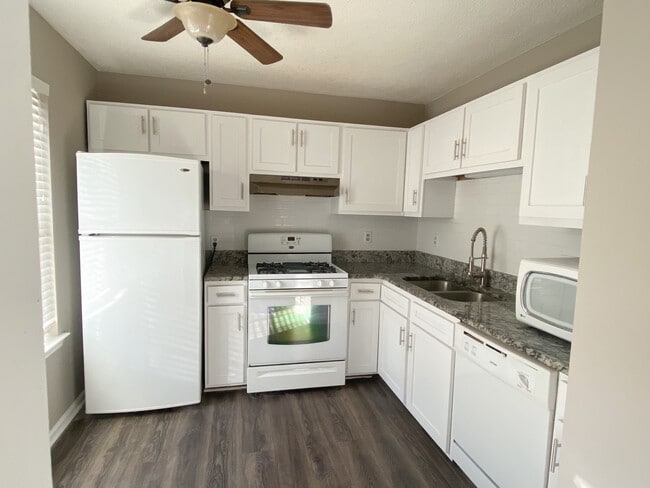 Building Photo - 1656 Grist Mill Dr