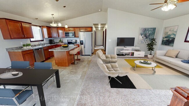 Building Photo - 3 BEDROOM, 2 BATH TOWN HOME, INDIVIDUAL EN...