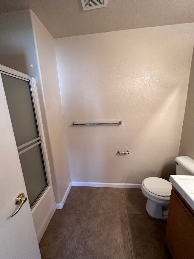 Building Photo - 4404 Pebble Creek Dr