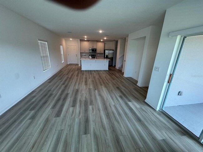 Building Photo - 362 Thompson Vlg Ave