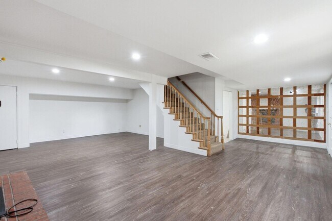 Building Photo - 206 Hiawatha Trail