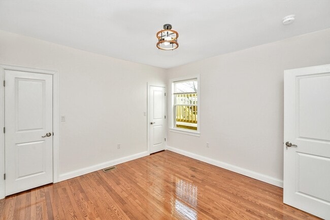 Building Photo - 30 Hiawatha Rd