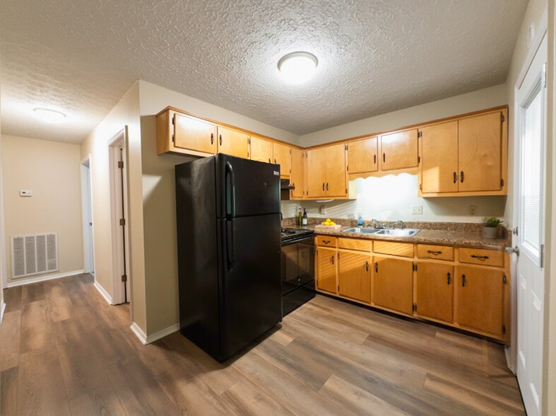 Building Photo - 211 Carmack Ave