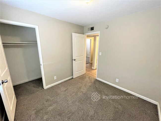 Building Photo - 409 N Central Dr