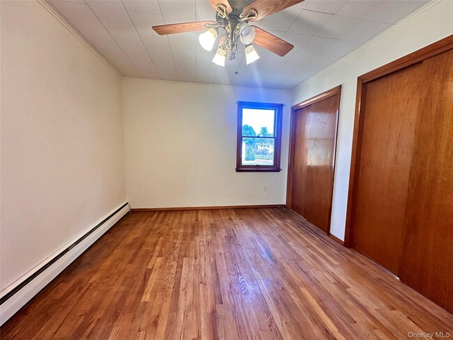 Building Photo - 10 Smith St